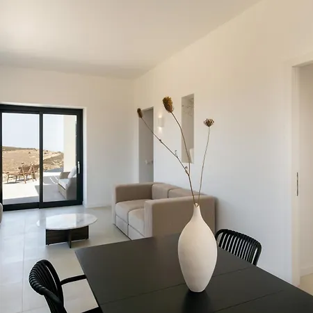 Moonhouse Paros Kostos