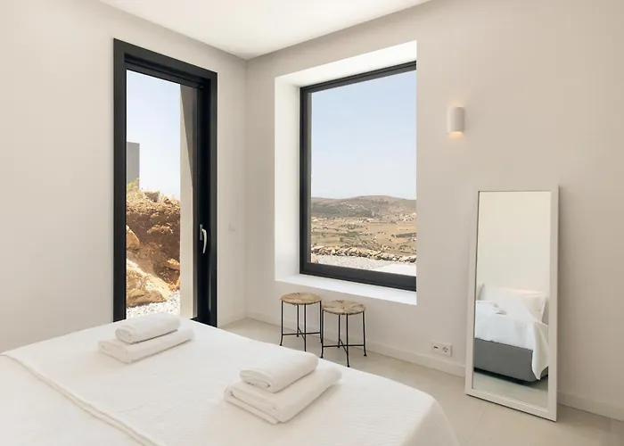 Moonhouse Paros Villa Kostos